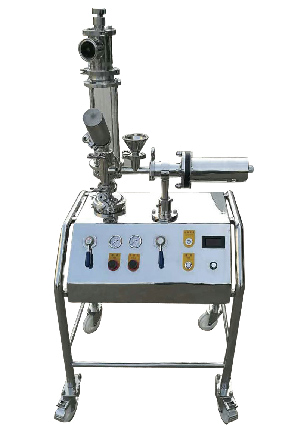 實(shí)驗(yàn)室中小型<a href=http://www.carbaobao.com/chanpin/27.html target=_blank class=infotextkey>氣流粉碎機(jī)</a>